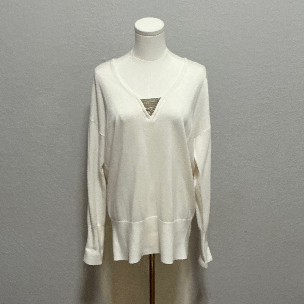 White House Black Market Cream V-Neck Pullover Sweater